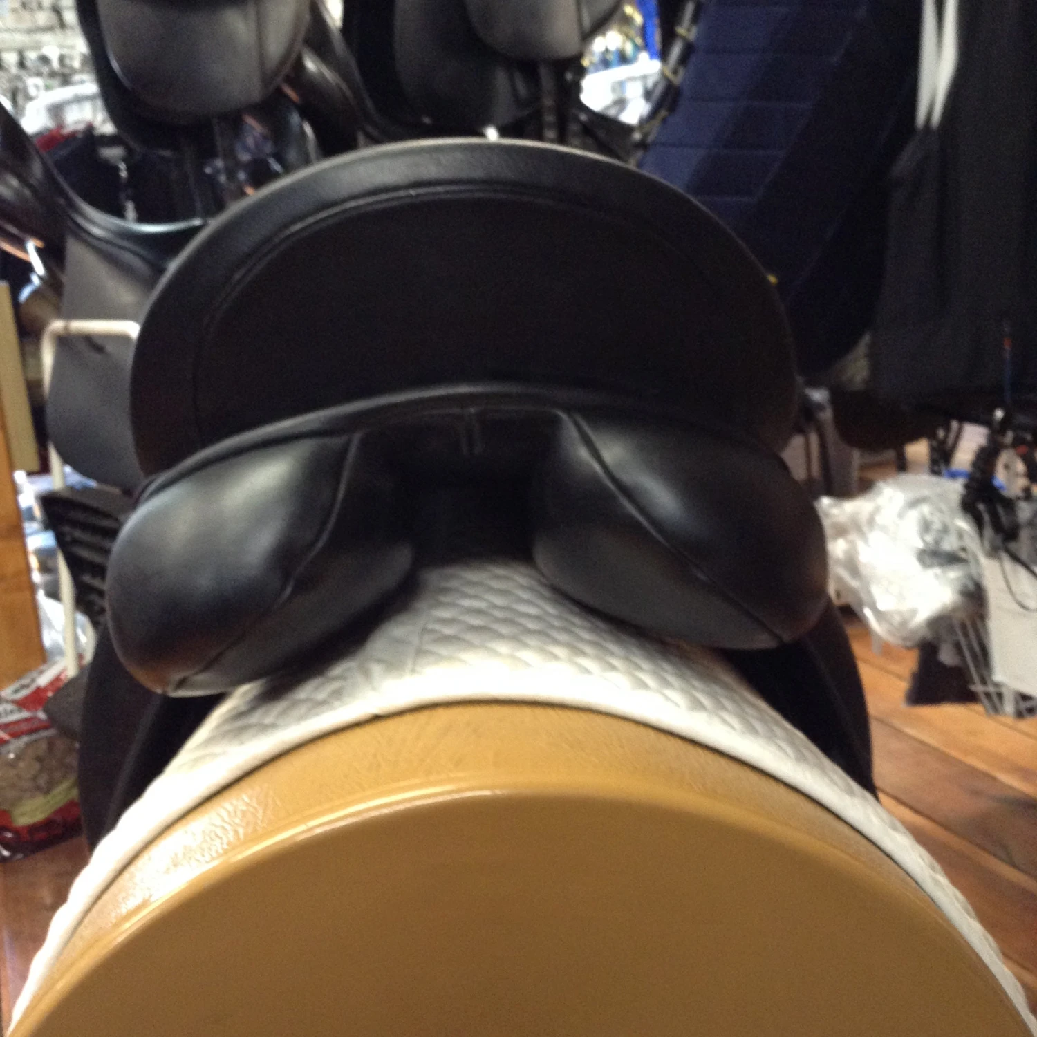 County Fusion Springtree Dressage Saddle - 17.5" 4 County Fusion Springtree Dressage Saddle - 17.5" - Image 4