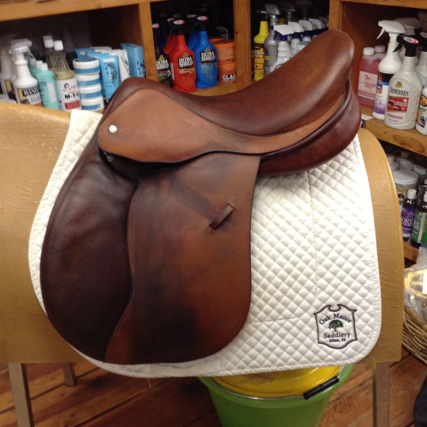 Stackhouse Close Contact Jump Saddle - 17" 1 Stackhouse Close Contact Jump Saddle - 17"