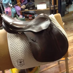 Stubben Roxane Jump Saddle - 17.5" -Equestrian Supplies Store IMG 4324