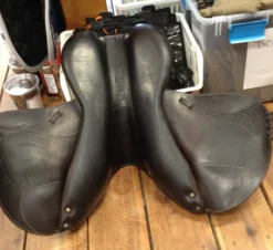 Devoucoux Chiberta Monoflap Jump Saddle- 17.5" -Equestrian Supplies Store IMG 4530