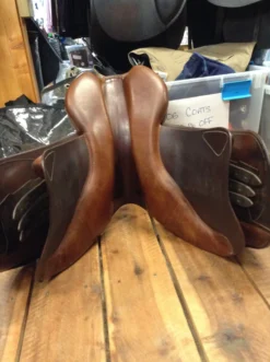 Devoucoux Barritz O Jump Saddle - 16.5" -Equestrian Supplies Store IMG 4599 scaled