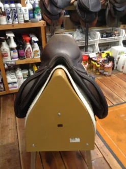 SOLD - Voltaire Palm Beach Jump Saddle 2017 - 17" -Equestrian Supplies Store IMG 4629 scaled