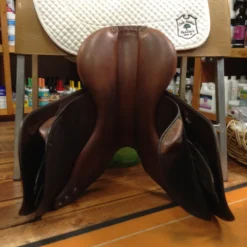 SOLD - 2002 Antares Jump Saddle 17" 26 SOLD - 2002 Antares Jump Saddle 17" -Equestrian Supplies Store IMG 4679