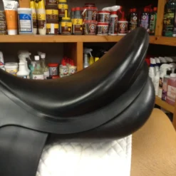 Prestige Dressage Saddle - 18" -Equestrian Supplies Store IMG 4785