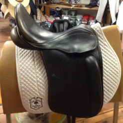 SOLD County Perfection Dressage Saddle - 17.5" SOLD -Equestrian Supplies Store IMG 4824