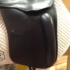 SOLD County Perfection Dressage Saddle - 17.5" SOLD -Equestrian Supplies Store IMG 4827