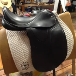 M Toulouse Diana Dressage - 17" -Equestrian Supplies Store IMG 4842