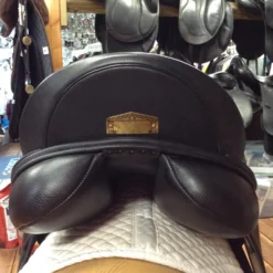 Albion SLK Dressage Saddle - 17.5" -Equestrian Supplies Store IMG 4901