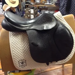 County Solution Jump Saddle - 17.5" -Equestrian Supplies Store IMG 4945