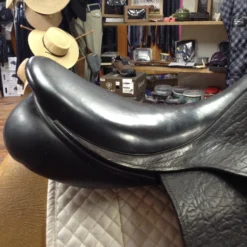 County Solution Jump Saddle - 17.5" -Equestrian Supplies Store IMG 4947