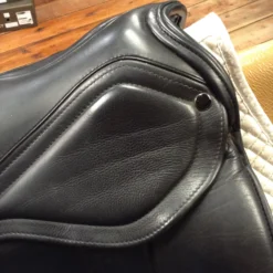 George Gullikson Dressage Saddle - 17.5" -Equestrian Supplies Store IMG 4997