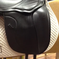 George Gullikson Dressage Saddle - 17.5" -Equestrian Supplies Store IMG 4999
