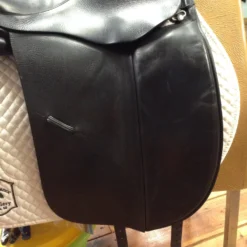 Albion Platinum Ultima Dressage Saddle - 17.5" -Equestrian Supplies Store IMG 5082