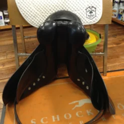 Albion Platinum Ultima Dressage Saddle - 17.5" -Equestrian Supplies Store IMG 5085