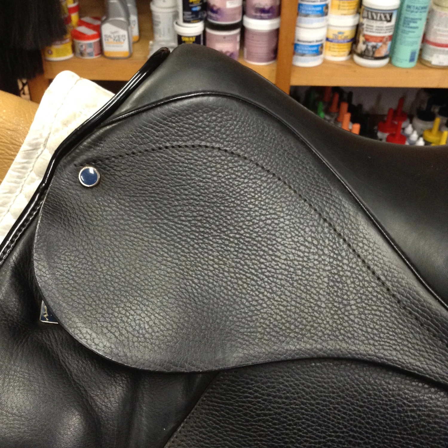 Stubben D Euphoria Dressage Saddle - 17" 2 Stubben D Euphoria Dressage Saddle - 17" - Image 2