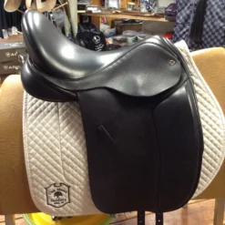Black Country Eloquence Dressage Saddle - 17.5" -Equestrian Supplies Store IMG 5111