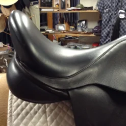 Black Country Eloquence Dressage Saddle - 17.5" -Equestrian Supplies Store IMG 5113