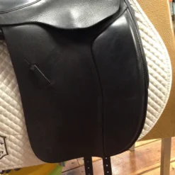 Black Country Eloquence Dressage Saddle - 17.5" -Equestrian Supplies Store IMG 5114