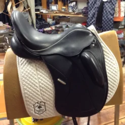 SOLD - Custom Saddlery Wolfgang Solo Dressage Saddle - 18" -Equestrian Supplies Store IMG 5143