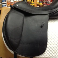 Custom Saddlery Revolution Dressage Saddle - 17" -Equestrian Supplies Store IMG 5252