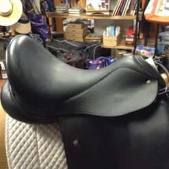 Custom Saddlery Revolution Dressage Saddle - 17" -Equestrian Supplies Store IMG 5258