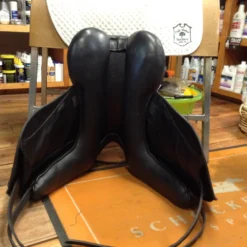 Custom Saddlery Revolution Dressage Saddle - 17" -Equestrian Supplies Store IMG 5263
