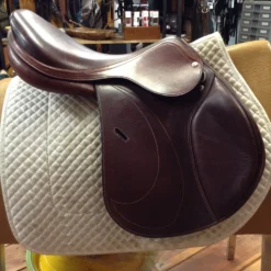 Equipe Expression Jump Saddle - 17.5" 25 Equipe Expression Jump Saddle - 17.5" -Equestrian Supplies Store image 1752ad65 b635 4b13 b7d1 07158ee8761e