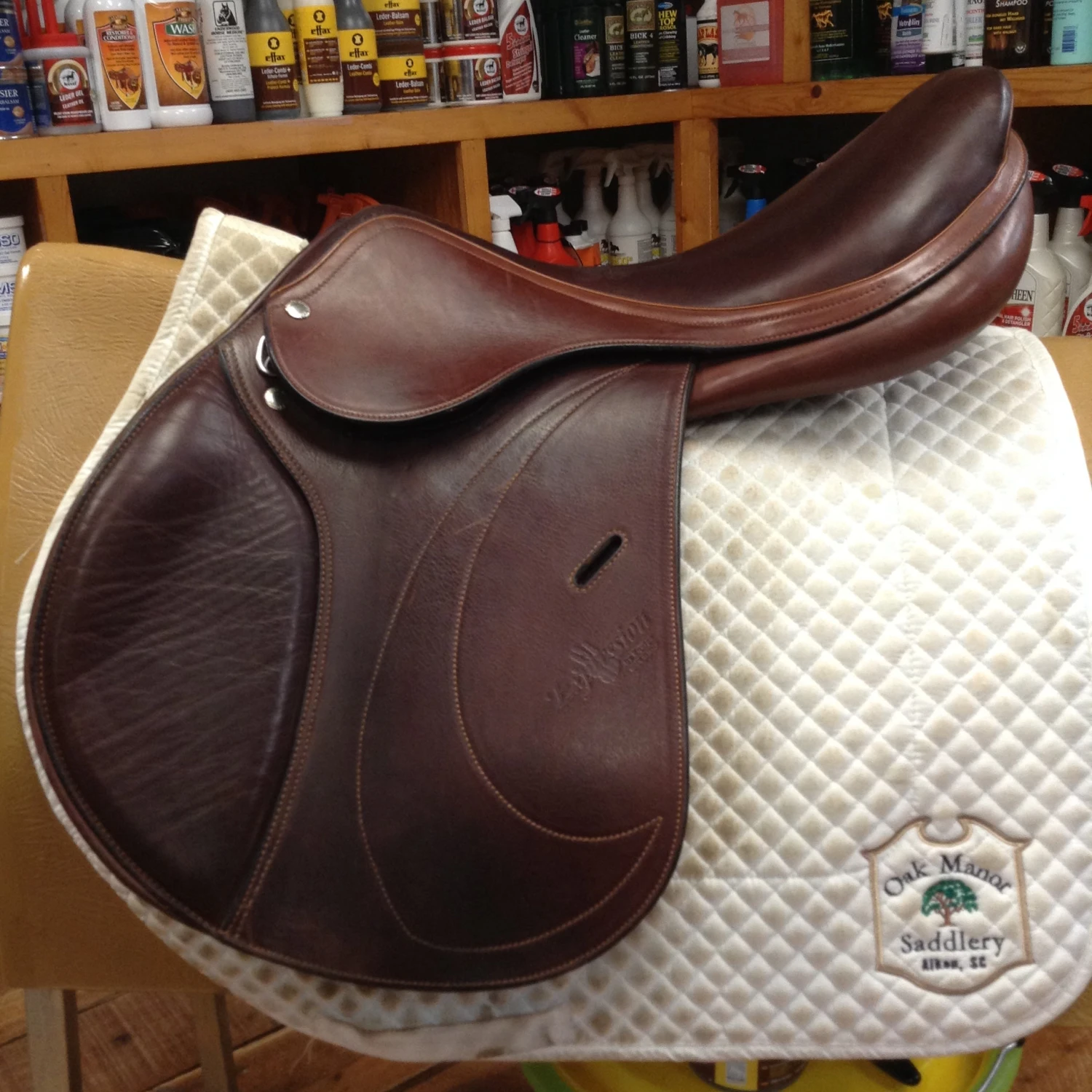 Equipe Expression Jump Saddle - 17.5" 1 Equipe Expression Jump Saddle - 17.5"